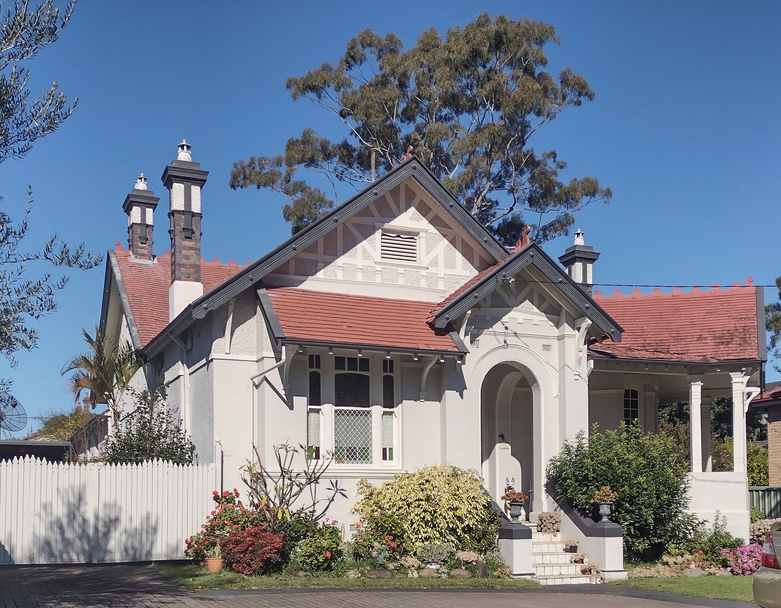 0E6AD785-F477-44CE-866A-0D160DE9FC63